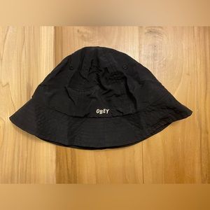 Obey Frederick bucket hat in black